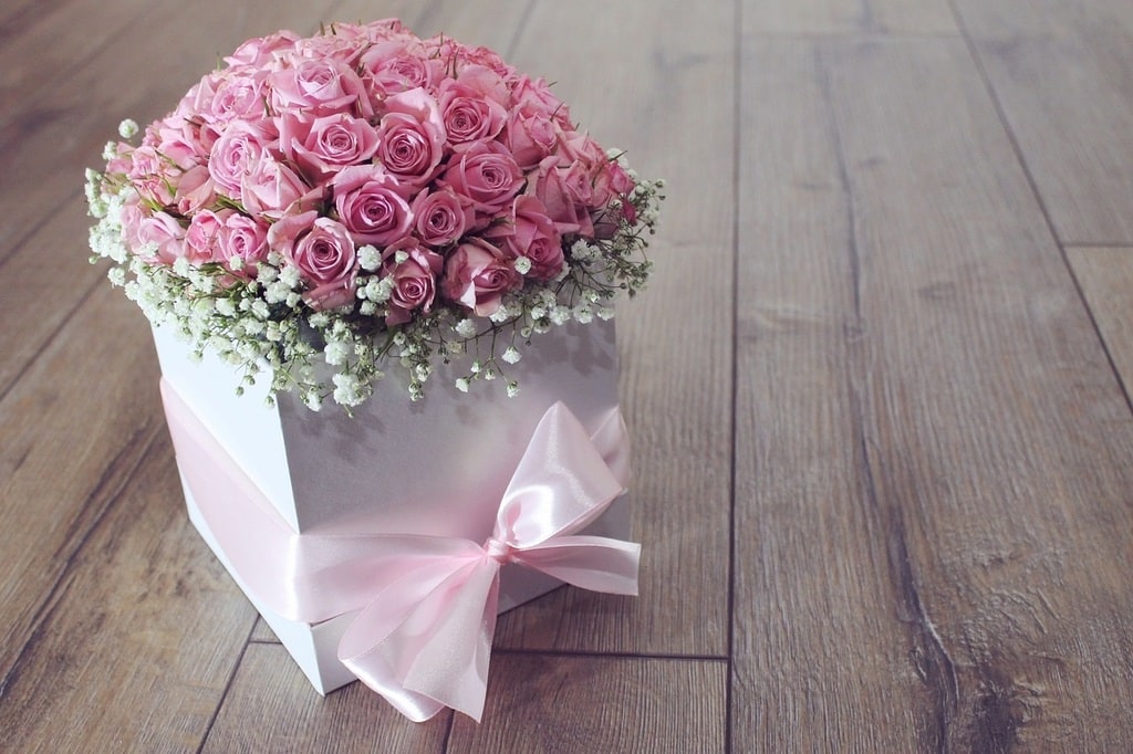 Offrir des fleurs pour un anniversaire de rencontre
